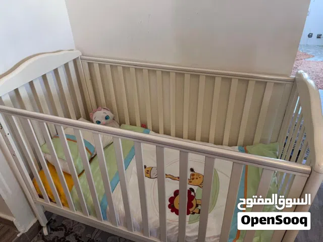 سرير أطفال تشيكو أصلي صناعه إيطالية للبيع