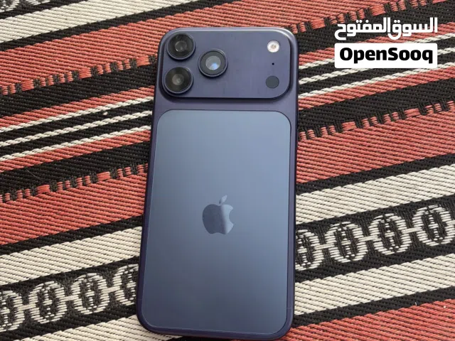 هاتف ايفن 17 برو النسخة العربية صيني شبه جديد للبيع او البدل مع بلاستيشن 4