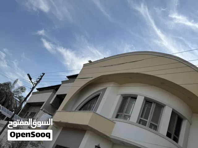 بيت بناء حديث للبيع