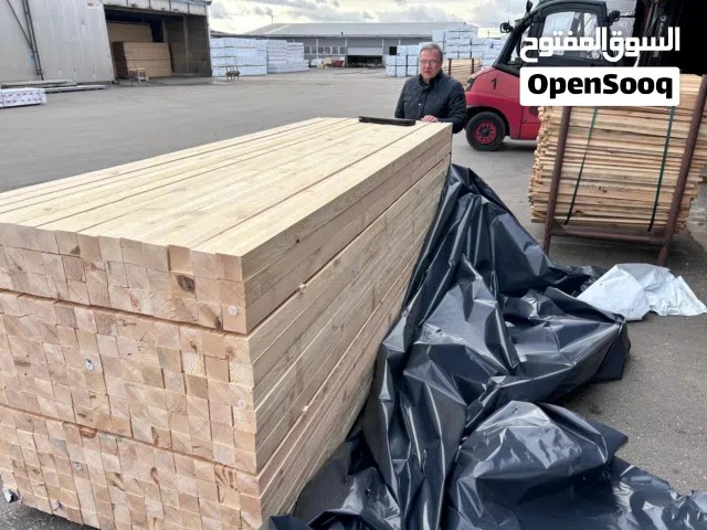 خشب احمر Pine KD مرابيع و الواح من ليتوانيا مباشر من المصنع جاهز للشحن