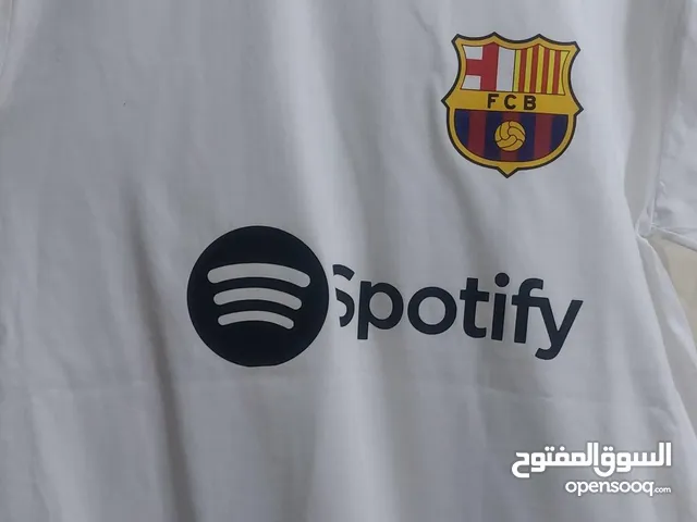 مجموعت تيشيرتات كلاسيك و جميله جدا و مطلوبه في السوق و هي تيشيرتات نايك و انديه كلاسيك مثل برشلونة
