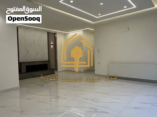 شقة - فارغة - للايجار - 3نوم - لم تسكن - فاخرة جدا - ضاحية الرشيد