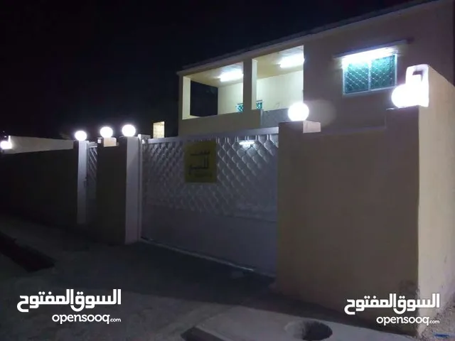 162 m2 5 Bedrooms Townhouse for Sale in Zarqa Daheit Makka Al-Mokarameh