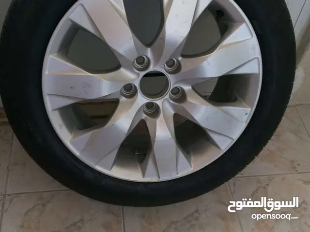 للبيع جنط هوندا ياباني اصلي وكالة مع إطار مشلين الأصلي فردة وحدة بسعر مغري 150 دينار للجادين فقط .