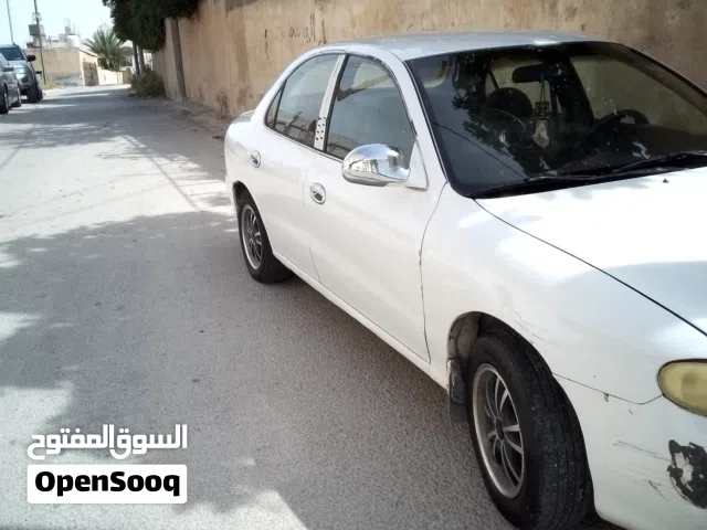 1995 هيونداي افانتي SE