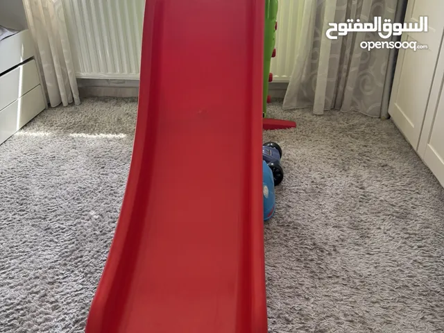 ألعاب أطفال شبه جديده