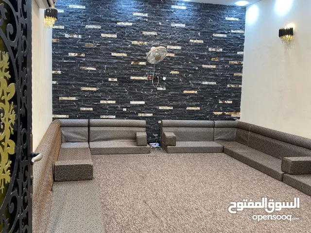 170 m2 3 Bedrooms Townhouse for Sale in Basra Abu Al-Khaseeb