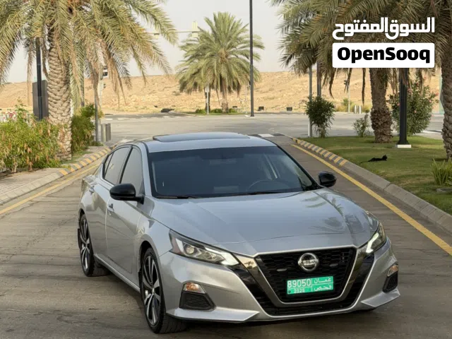 2019 نيسان التيما SR