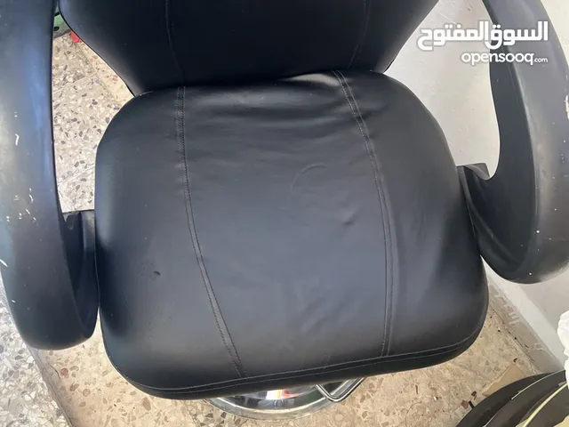 كرسي صالونات مخصص للمكياج بسعر مغري بحالة جيدة المكان السلط او عمان-جبيهة