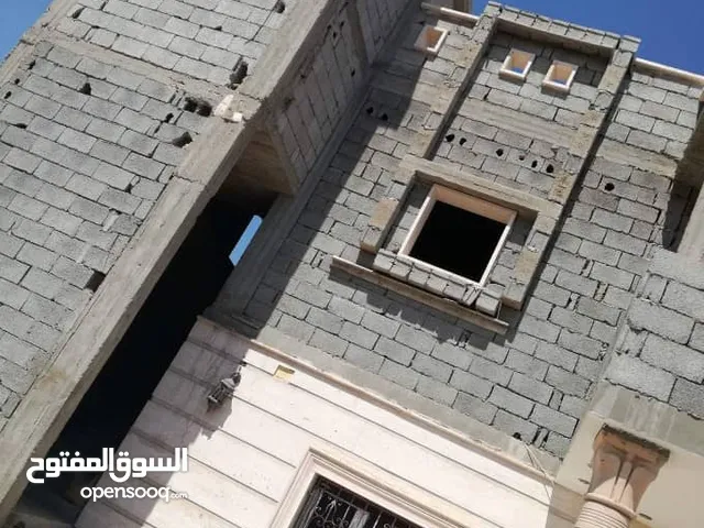 185 m2 3 Bedrooms Townhouse for Rent in Tripoli Al-Kremiah