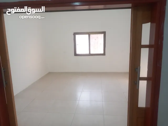 شقه للعرسان غرفتين وصاله موقع مميز