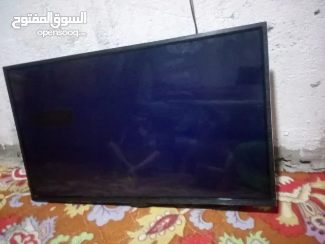 شاشه بلازمه نضيفه مستعمله تشتغل بس فجئه صارت الشاشه بيهه ضلام يعني ضلمت محتاجه تصليح وياهه ريمونت و