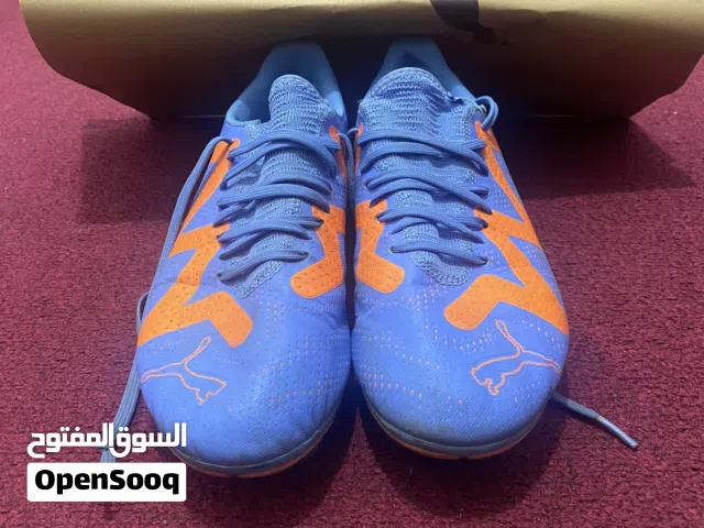 PUMA FOOTBALL BOOTS ( 42.5 ) size