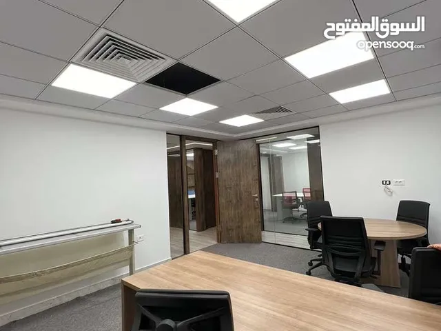 شقة تجارية أرضية مجهزة بالأثاث مكتبي تصلح اي نشاط ف سنتر بن عاشور