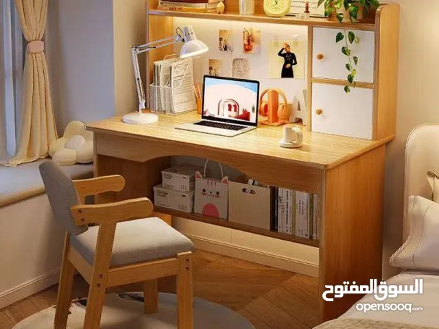 مكتب دراسي بشكل مودرن مع رفوف متعددة أنيقة احصل على مكتبك المثالي الآن!