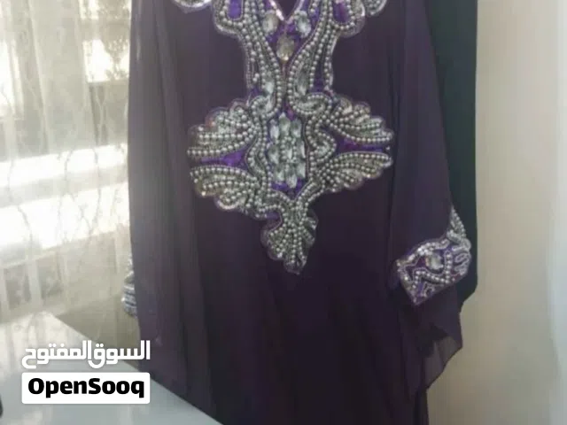فستان بنفسجي