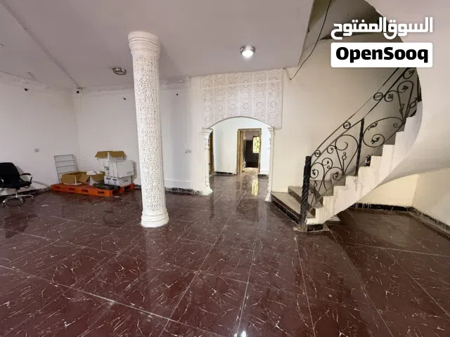 بيت للإيجار مساحة 320 متر مربع على شارع 15 حي المهندسين