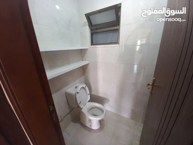 شقة غير مفروشة للإيجار 170م2 ( Property 17443 )-174847953
