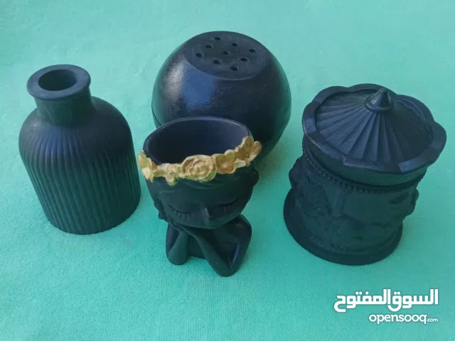 تحف ومباخر فخمة