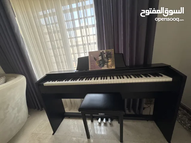 بيانو نوع Casio model px770 للبيع بحالة الوكالة سعره الاصلي الجديد 515 دينار