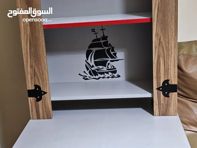 مكتب أطفال مع رفوف خشب ثقيل وكاله