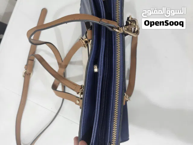 حقيبة يد بحالة ممتازة