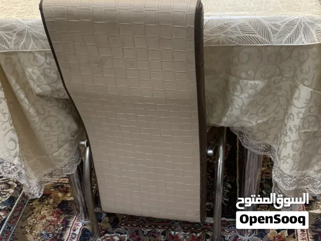 ميز طعام جام