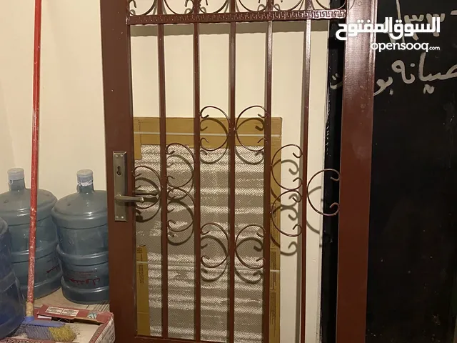 باب حماية حديد لباب الشقة مع الحلق والغال