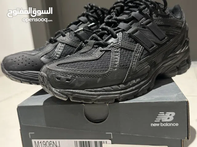 Selling new New balance 1906r