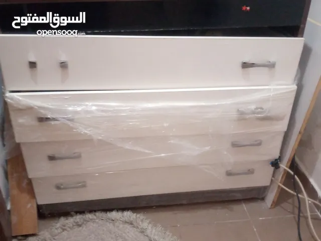 تسريحه للبيع لون ابيض بحاجه الى تزبيط سكك لاتيه 18ثقيل