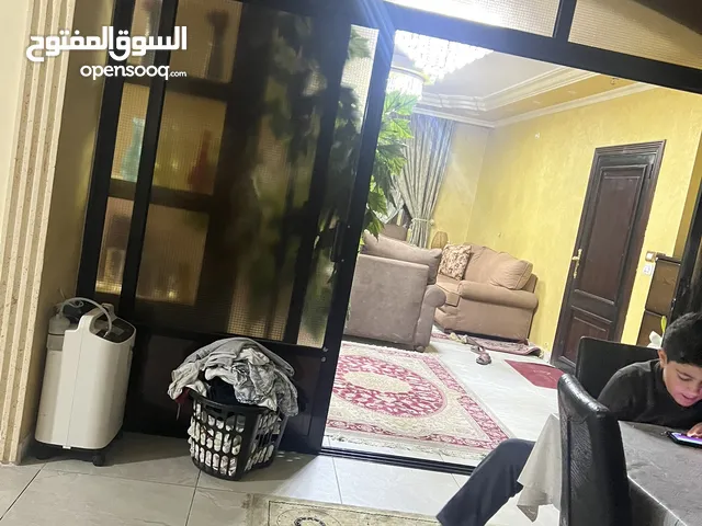 شقق للبيع ارضي وطابق ثالث