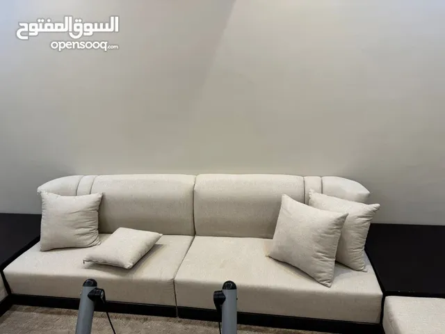 كنب مجلس نظيف للبيع