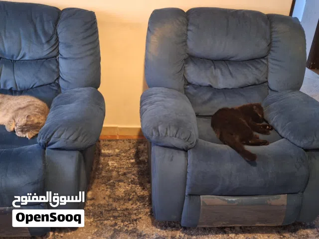 ريكلاينر مستعمل للبيع