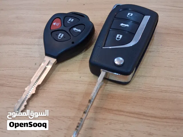 Two Toyota Keys both 10BD (i don't have key shop only selling 2 old personal extra car keys)