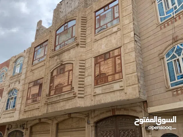 عمارة حجر سكنية ثلاثة دور وملحق عمل شخصي وموقع مميز وسعر مميز