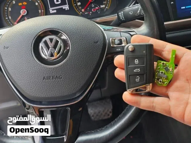 محل مفتاحي لنسخ المفاتيح المشفرة وبرمجة ريموتات السيارات بكافة انواعها البصمة والشفط وفتح السيارات