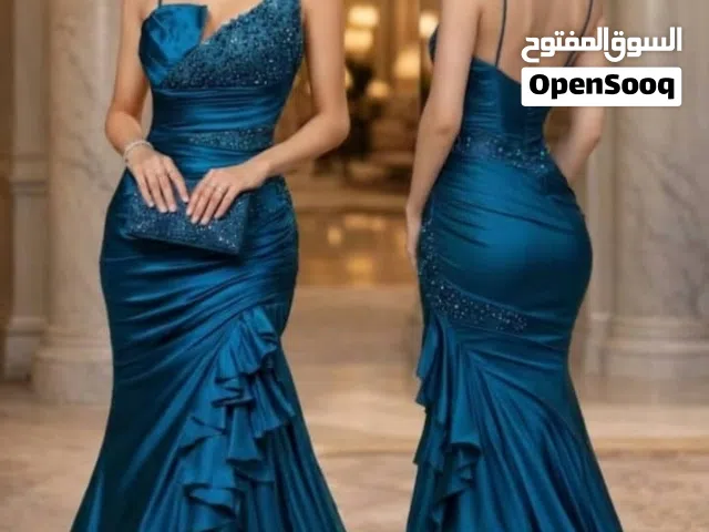 فستان سهرة انيق يخطف الانظار