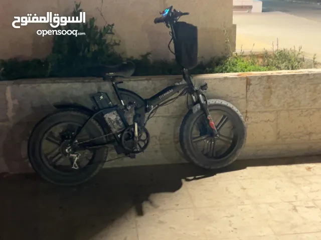 Used Harley Davidson 1200 Custom in Ramallah and Al-Bireh