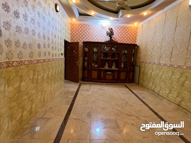 400 m2 More than 6 bedrooms Townhouse for Rent in Basra Jubaileh