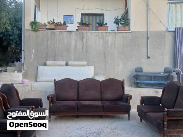 طقم كنب موريس بحالة جيدة خشب زان