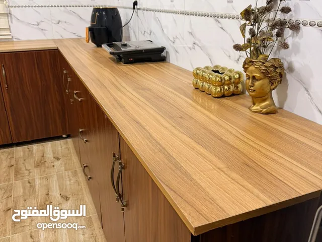 كاونتر قطعتين 6 امتار كل قطعة 3 متر نظيف جدا مستخدم شهر السعر قابل للتفاوض