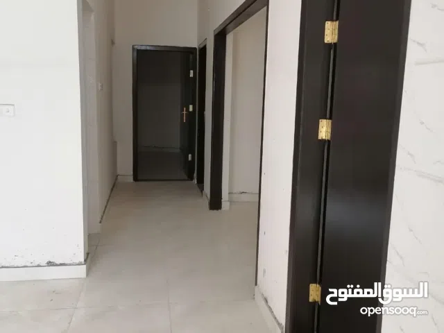 شقة حديثة ديلوكس ضمن بنايه للإيجار في الأكوات التنومة تؤجر للعوائل الصغيرة فقط والمتزوجين حديثاً