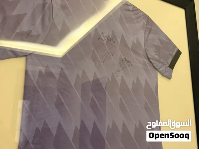 تيشيرت موقع من موراتا وغايا  Spain Signed Shirt
