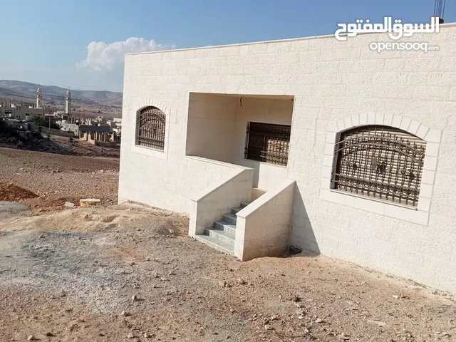 بيت 140 متر ع ارض 476 متر قوشان منفصل واجهة حجر
