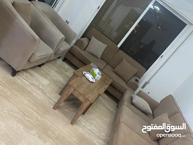 طقم كنب تفصيل مكفول مع طاولات