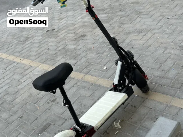 السكوتر نضيف و ما يحتاج شي ماشي1000 كيلو
