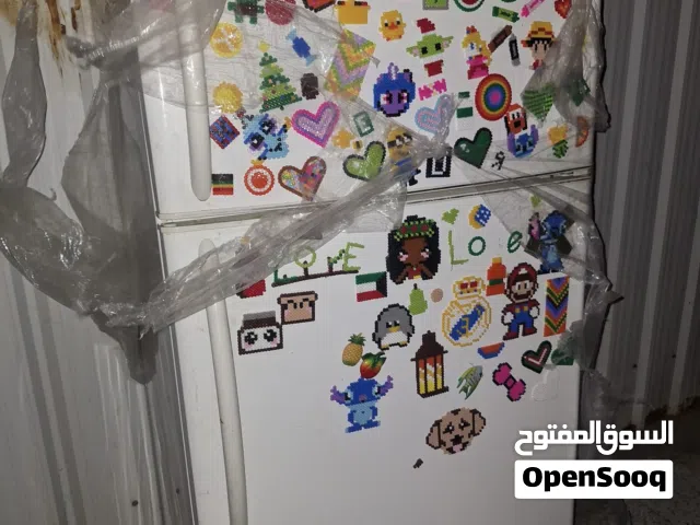 للبيع ثلاجة ونسا بابين كبيرة