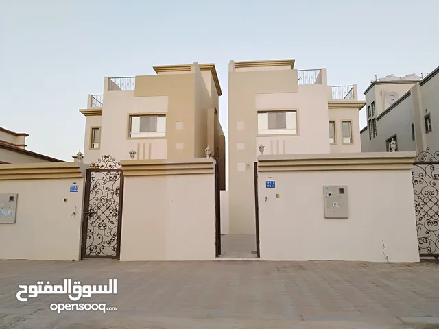 305 m2 More than 6 bedrooms Villa for Rent in Muscat Al Maabilah