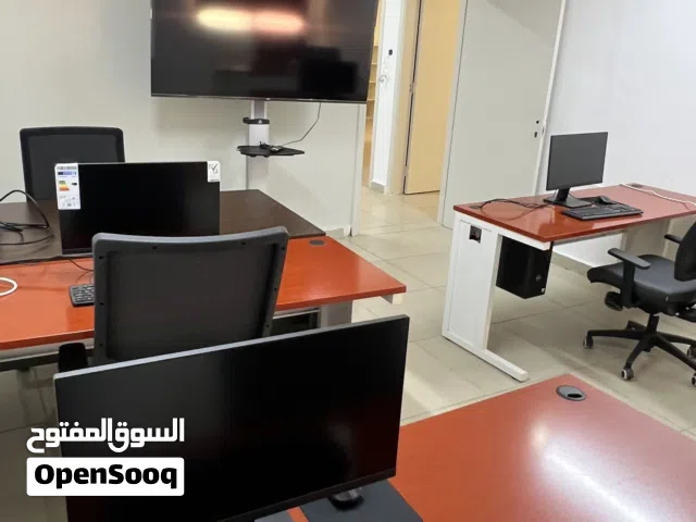 للايجار قاعات للتدريب و التدريس
