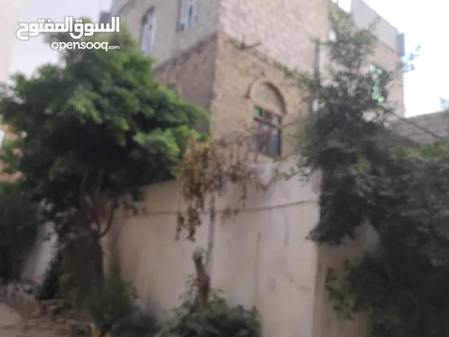 4m2 More than 6 bedrooms Townhouse for Sale in Sana'a Beer Obaid